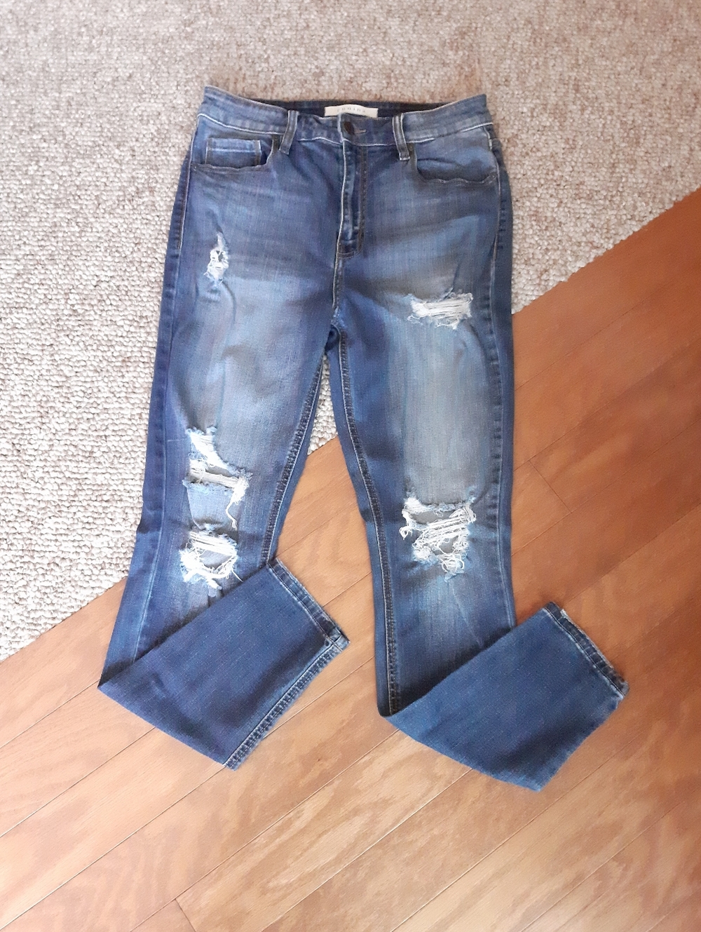 Eunina Distressed Bella Super High Rise Skinny Ankle Jeans size 7